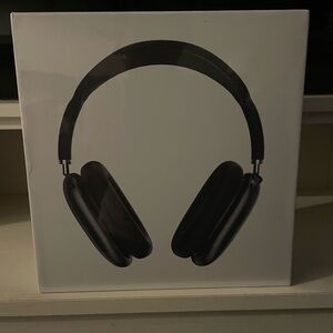 Apple Black Over-Ear Wireless Headphones